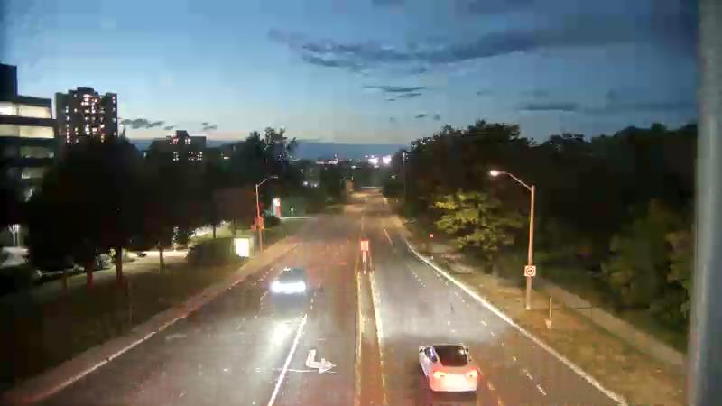 Traffic camera image at 2025-08-25 00:35:41