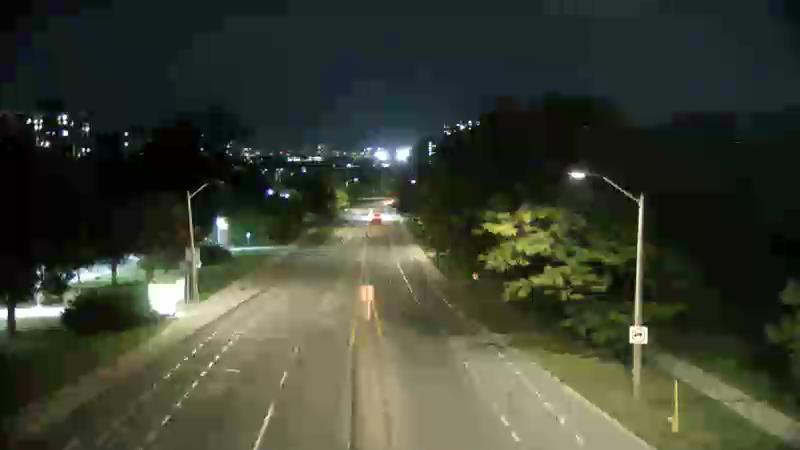 Traffic camera image at 2025-09-14 00:40:45