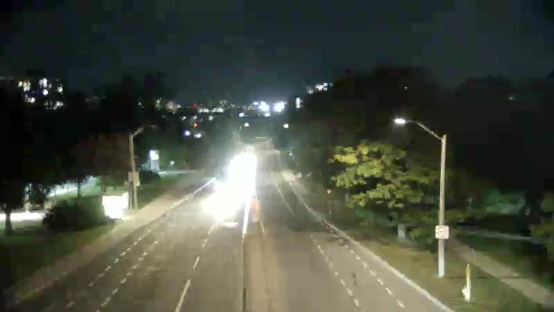 Traffic camera image at 2025-09-14 01:00:24