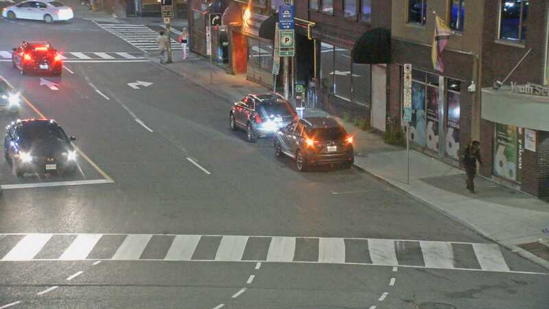 Traffic camera image at 2025-08-04 01:05:39