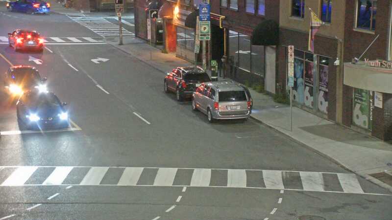 Traffic camera image at 2025-08-04 01:25:42