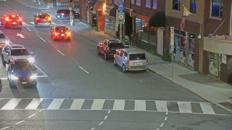 Traffic camera image at 2025-08-04 01:35:45