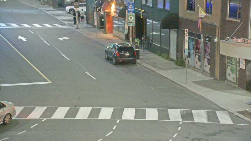 Traffic camera image at 2025-08-04 02:15:40