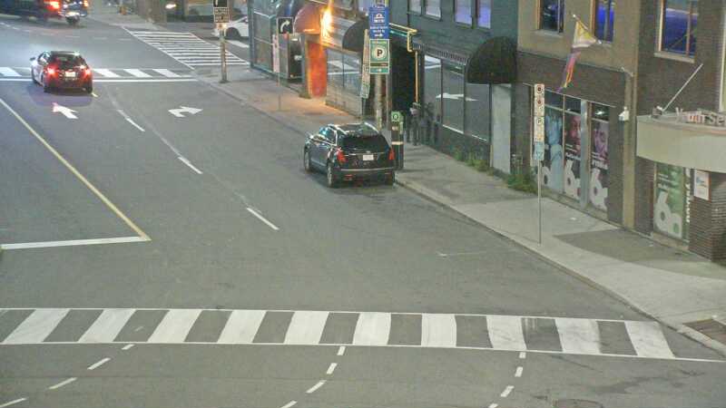 Traffic camera image at 2025-08-04 02:20:42