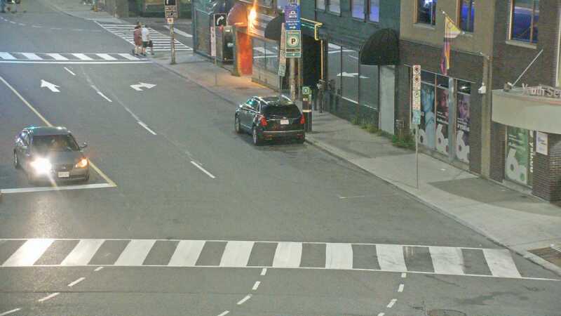 Traffic camera image at 2025-08-04 02:25:44