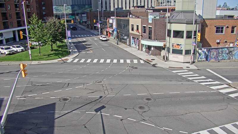 Traffic camera image at 2025-08-24 14:15:47