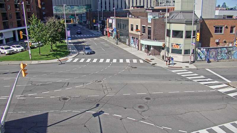 Traffic camera image at 2025-08-24 14:40:44