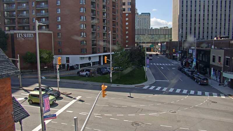 Traffic camera image at 2025-09-14 17:05:50