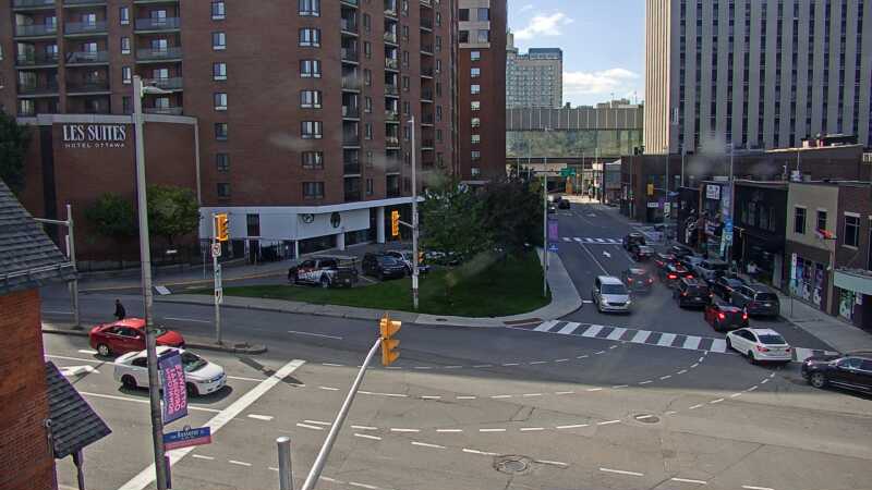 Traffic camera image at 2025-09-14 17:25:43
