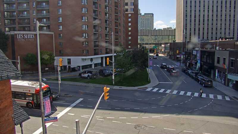 Traffic camera image at 2025-09-14 17:40:41