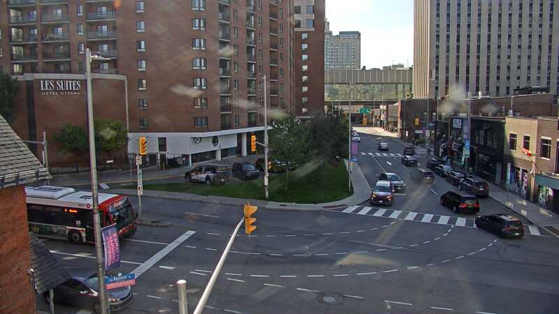 Traffic camera image at 2025-09-14 18:35:44