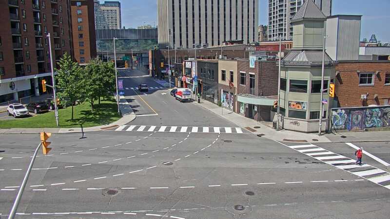 Traffic camera image at 2025-06-30 15:30:47