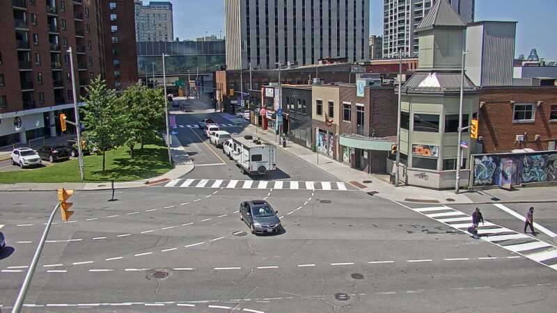 Traffic camera image at 2025-06-30 16:05:40