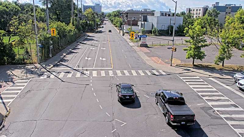Traffic camera image at 2025-08-24 14:35:11