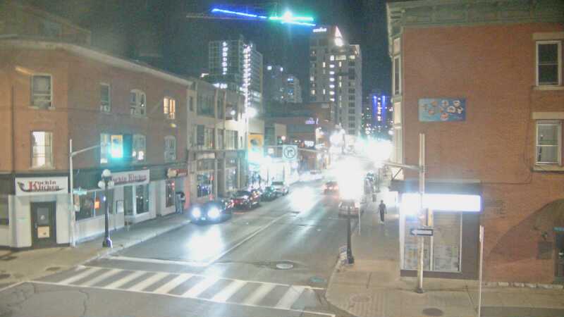 Traffic camera image at 2025-08-25 04:00:43