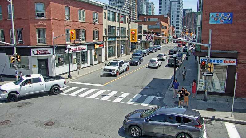 Traffic camera image at 2025-06-30 18:05:52
