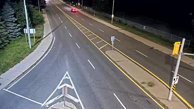 Traffic camera image at 2025-08-04 01:35:45