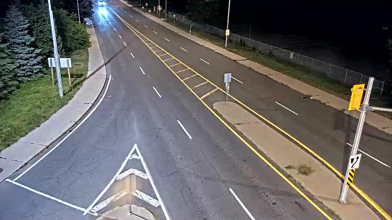 Traffic camera image at 2025-08-04 02:25:44
