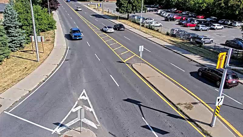 Traffic camera image at 2025-08-24 14:15:47