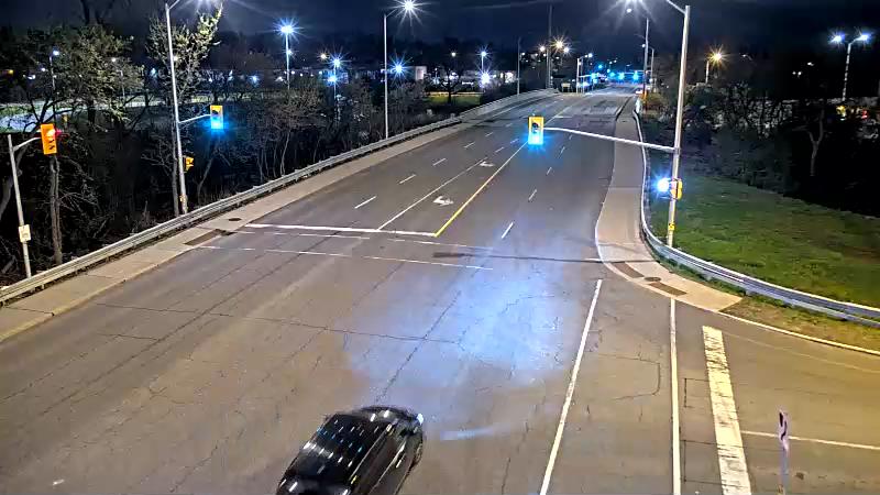 Traffic camera image at 2025-05-09 05:15:29