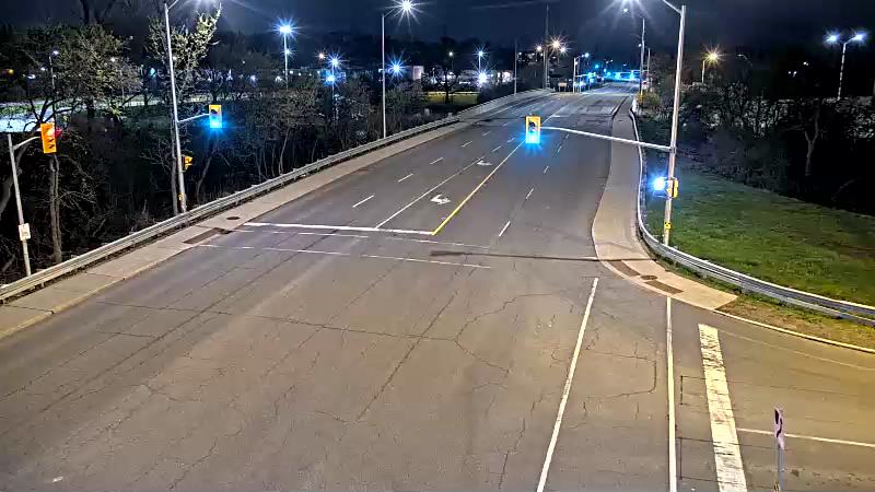 Traffic camera image at 2025-05-09 05:25:34