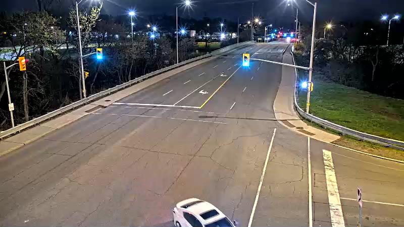 Traffic camera image at 2025-05-09 05:30:29