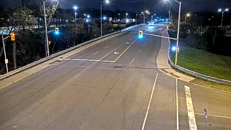 Traffic camera image at 2025-05-09 05:36:10