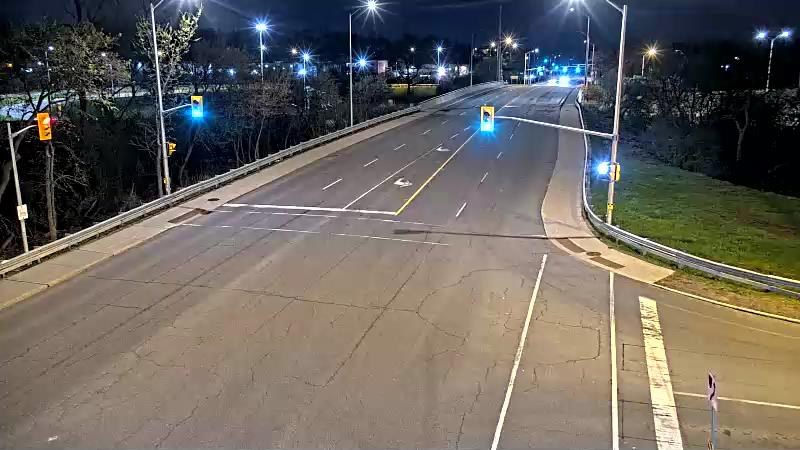 Traffic camera image at 2025-05-09 06:00:32