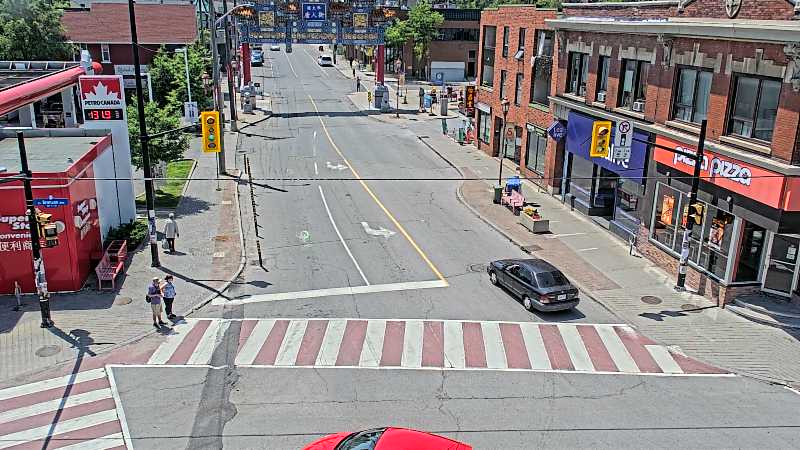 Traffic camera image at 2025-06-30 17:37:23
