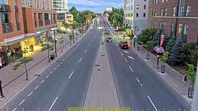 Traffic camera image at 2025-08-25 00:05:50