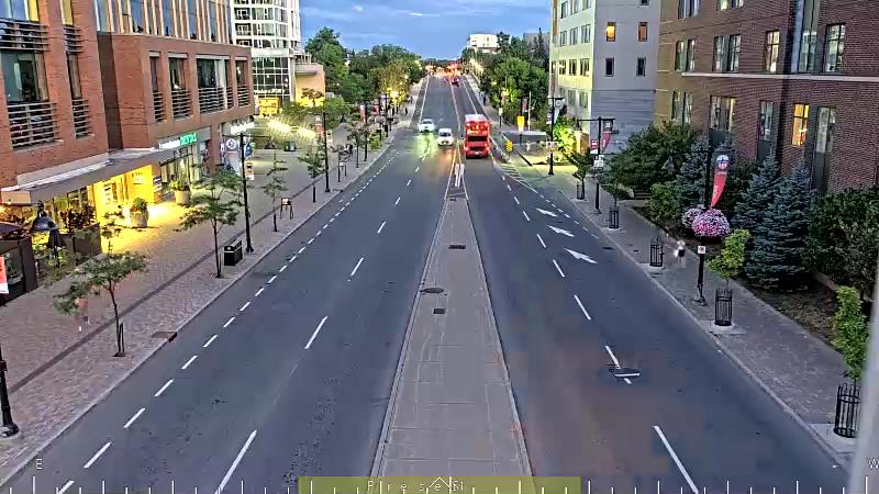 Traffic camera image at 2025-08-25 00:10:45