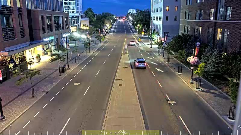 Traffic camera image at 2025-08-25 00:20:41