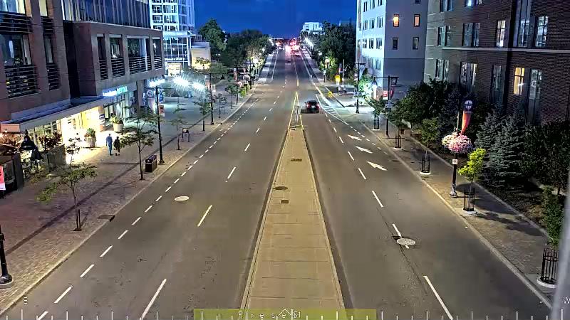 Traffic camera image at 2025-08-25 00:25:46