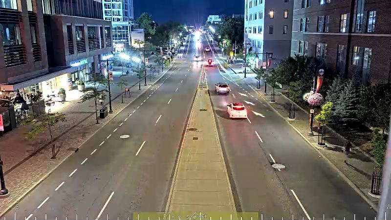 Traffic camera image at 2025-08-25 00:35:42