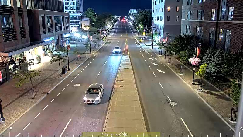 Traffic camera image at 2025-08-25 00:40:43