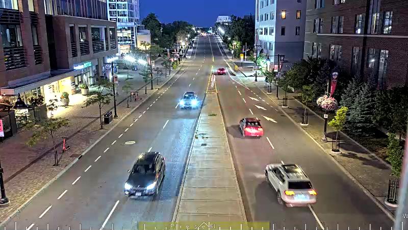 Traffic camera image at 2025-09-01 00:15:42