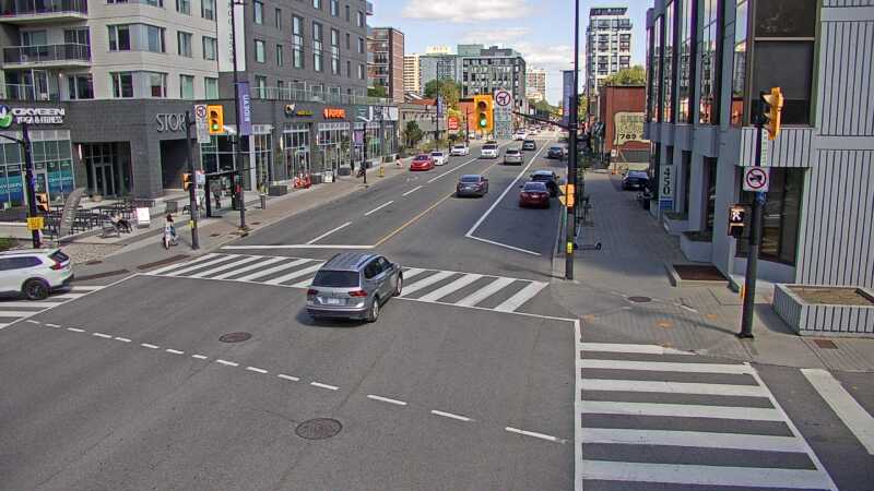 Traffic camera image at 2025-09-14 17:35:44