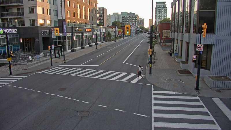 Traffic camera image at 2025-09-18 11:05:41