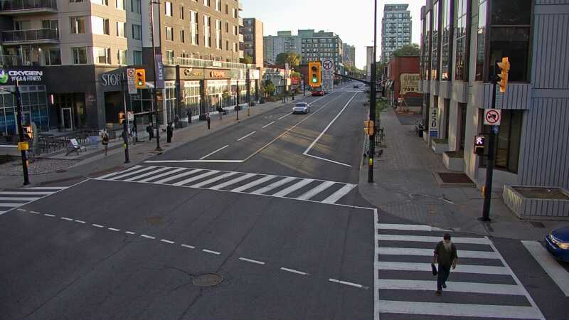 Traffic camera image at 2025-09-18 11:35:51