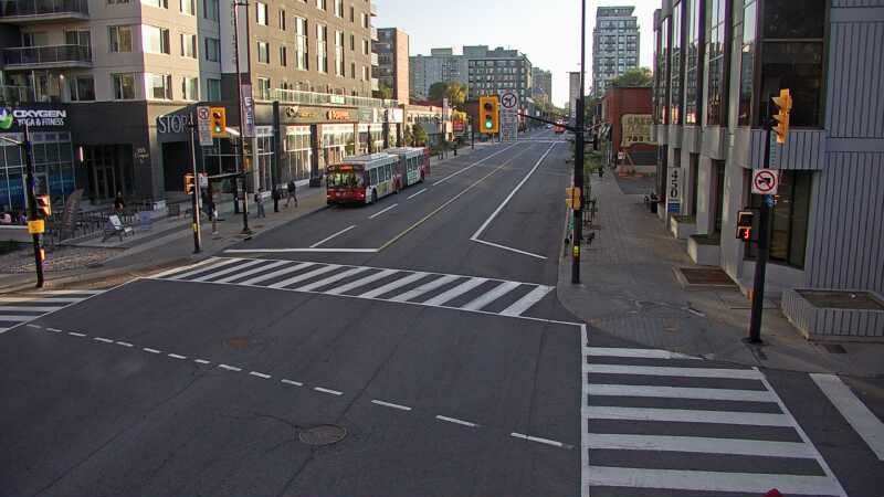 Traffic camera image at 2025-09-18 11:45:44