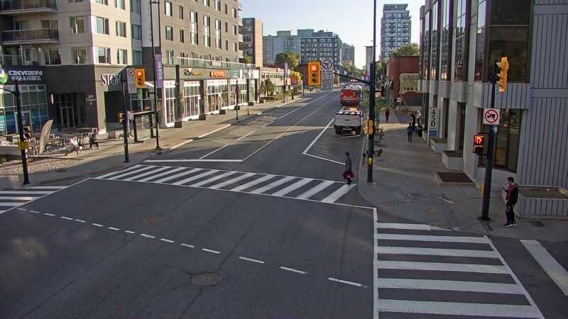 Traffic camera image at 2025-09-18 12:25:51
