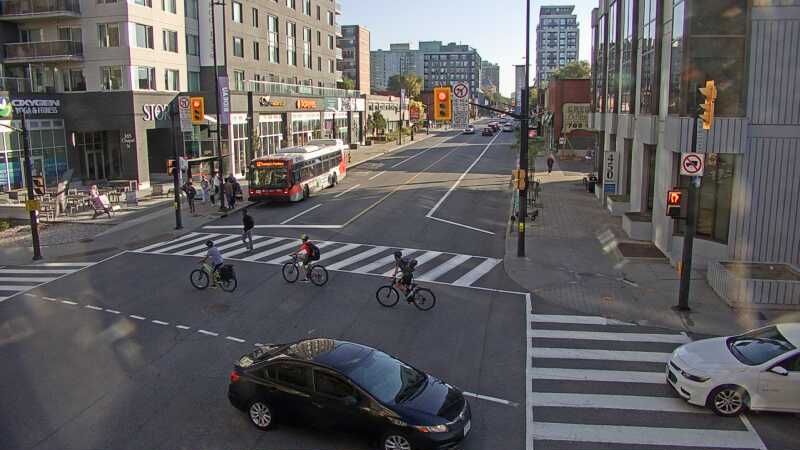 Traffic camera image at 2025-09-18 12:40:42