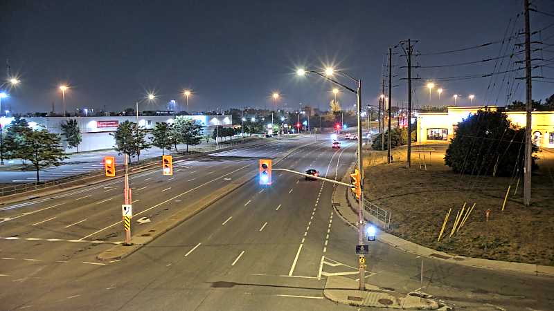 Traffic camera image at 2025-08-04 01:35:46