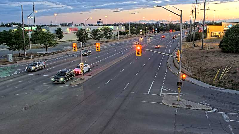 Traffic camera image at 2025-08-25 00:10:45