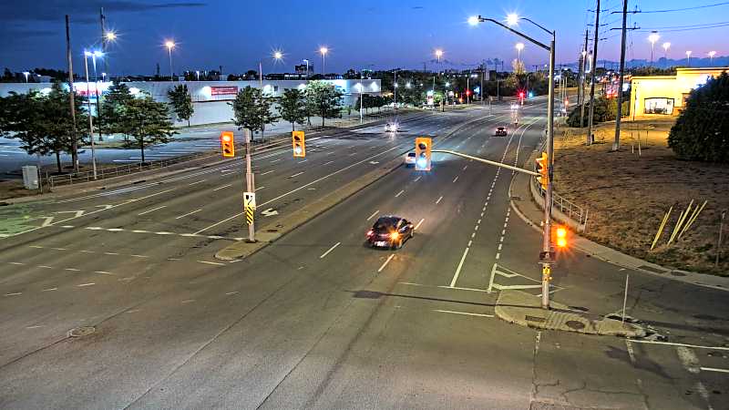Traffic camera image at 2025-08-25 00:30:44
