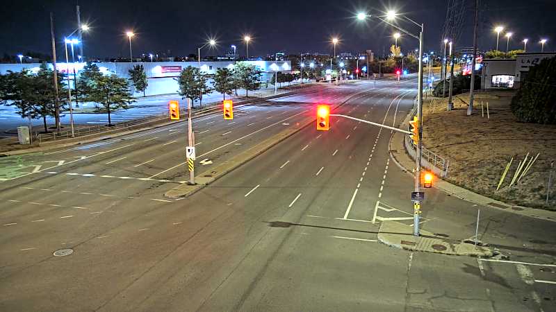 Traffic camera image at 2025-08-25 04:00:44