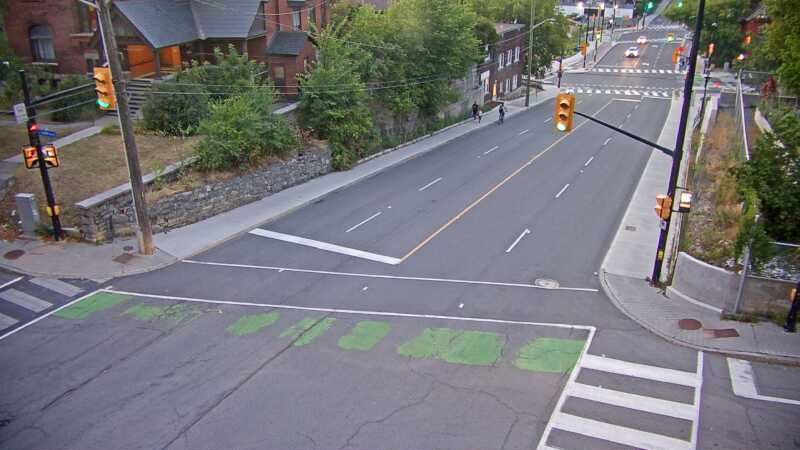 Traffic camera image at 2025-08-25 00:05:11