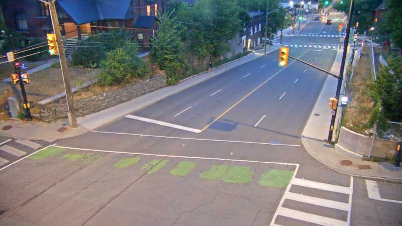 Traffic camera image at 2025-08-25 00:15:11