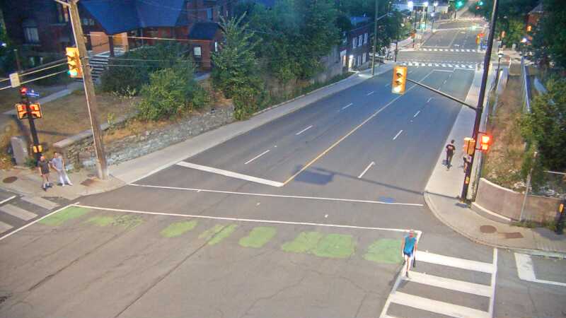 Traffic camera image at 2025-08-25 00:20:10