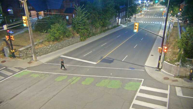 Traffic camera image at 2025-08-25 00:25:11